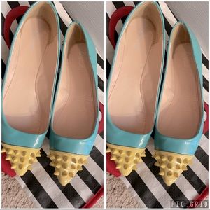 Vintage Qupid flats ! Blue/yellow with spikes !